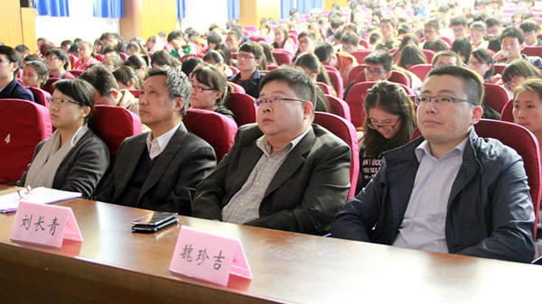 黄漫
启动2015级新生团支书培训工作