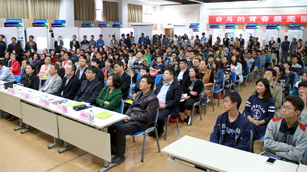 喜报:黄漫
再度荣获2015年全国“三下乡”社会实践活动优秀单位荣誉称号