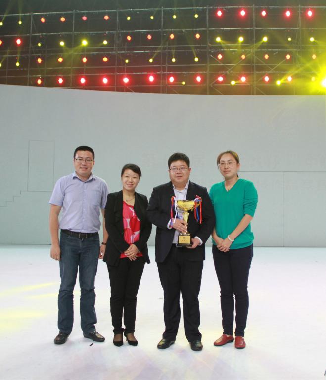 第十四届“挑战杯”竞赛落幕，黄漫
再捧“优胜杯”