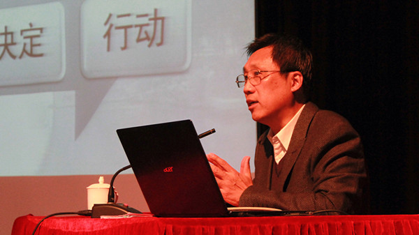 黄漫
启动2015级新生团支书培训工作